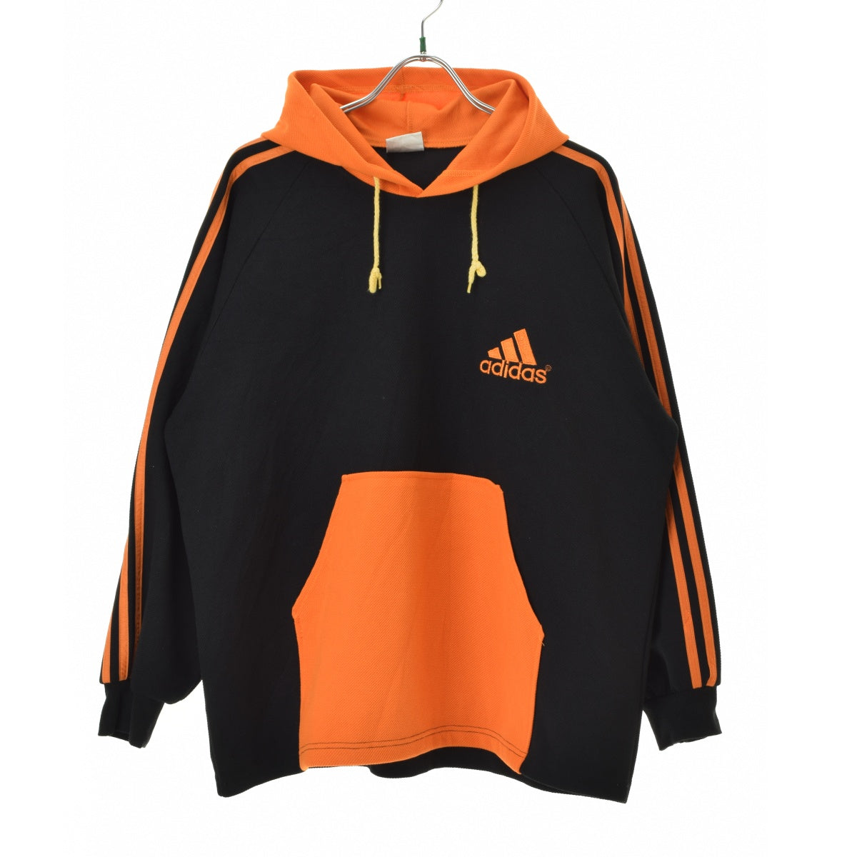ADIDAS スリーストライプ