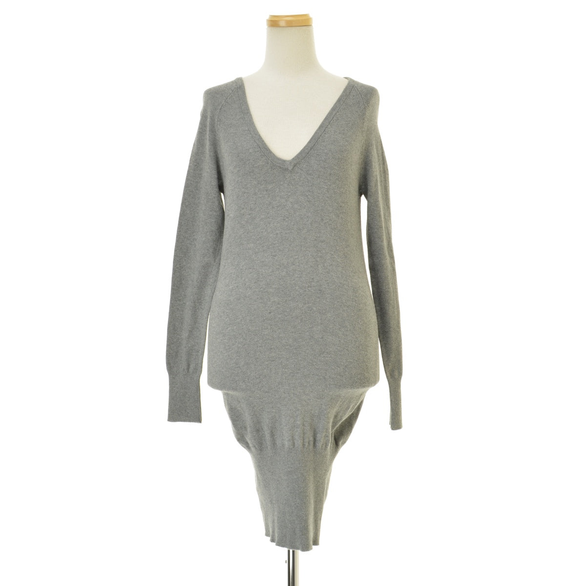 SISLEY Vネックニット