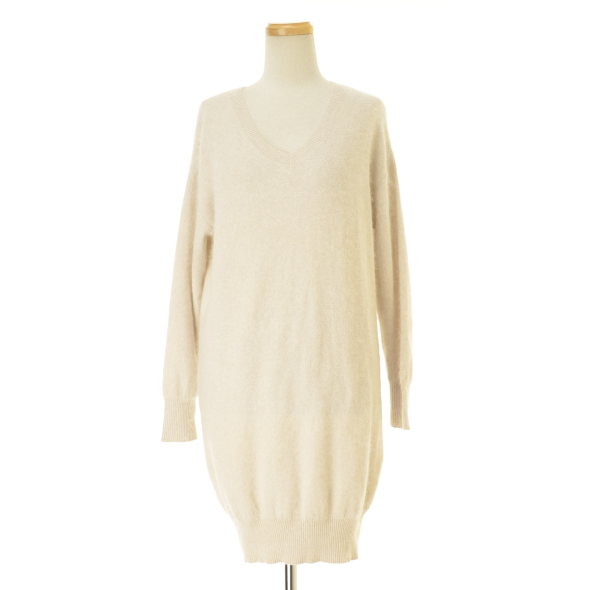 fredy emue FW622002 アンゴラ混Vネックニット