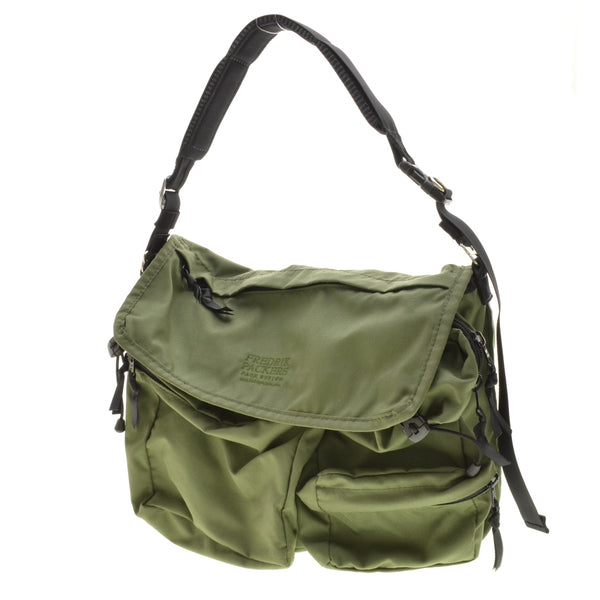 FREDRIK PACKERS メッセンジャー